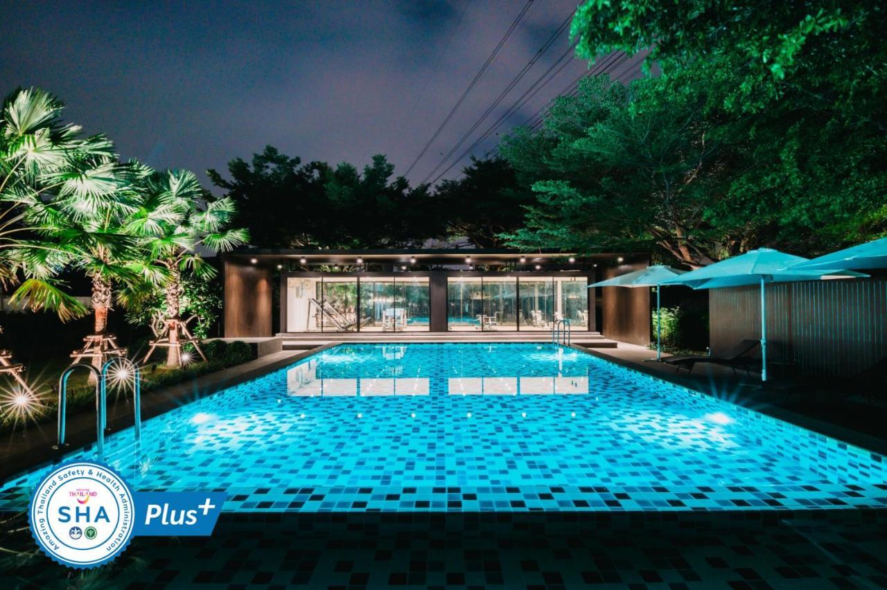 The Platinum Suite Bangkok Buitenkant foto